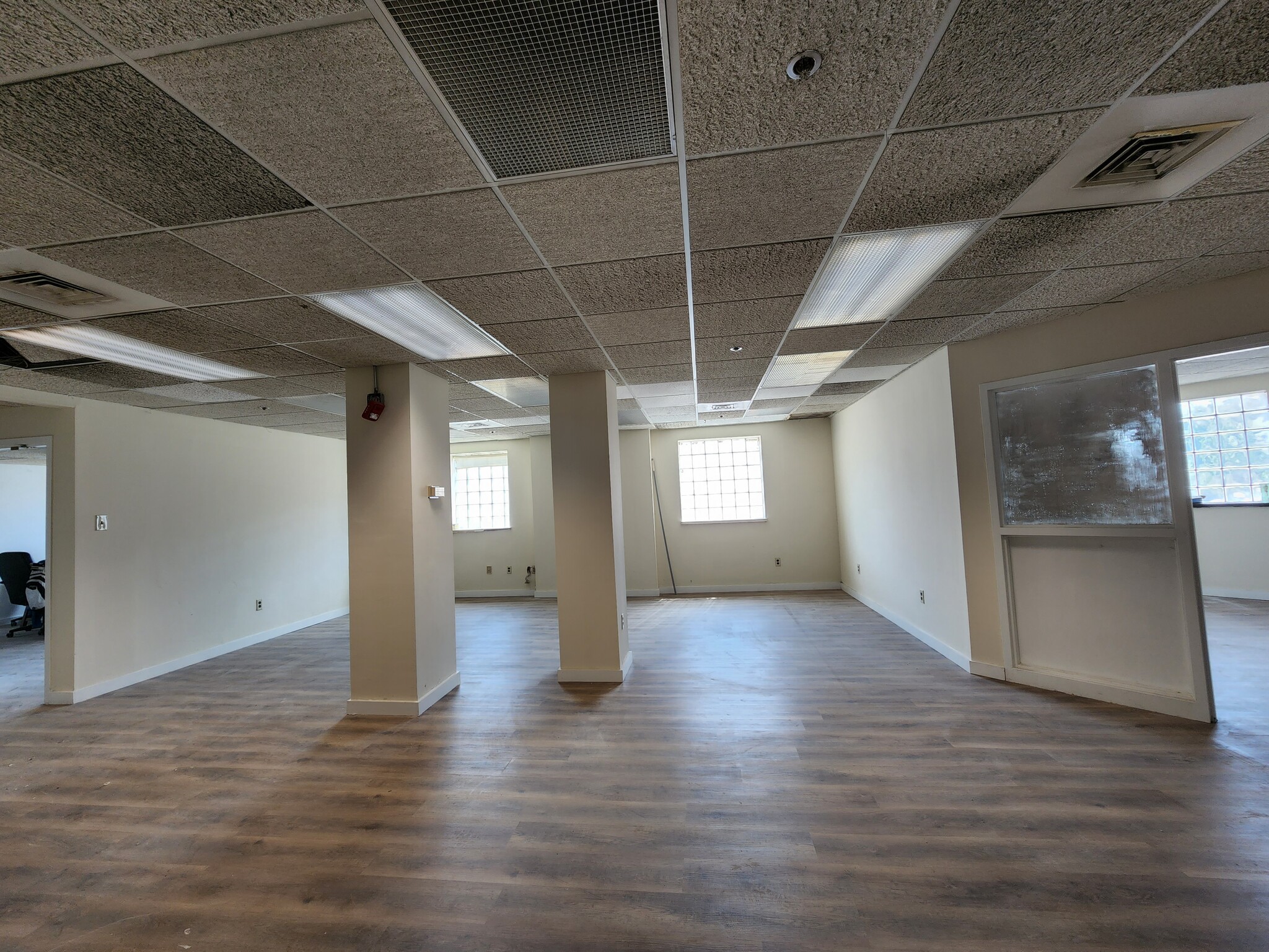 845-873 S 55th St, Philadelphia, PA for lease Interior Photo- Image 1 of 2