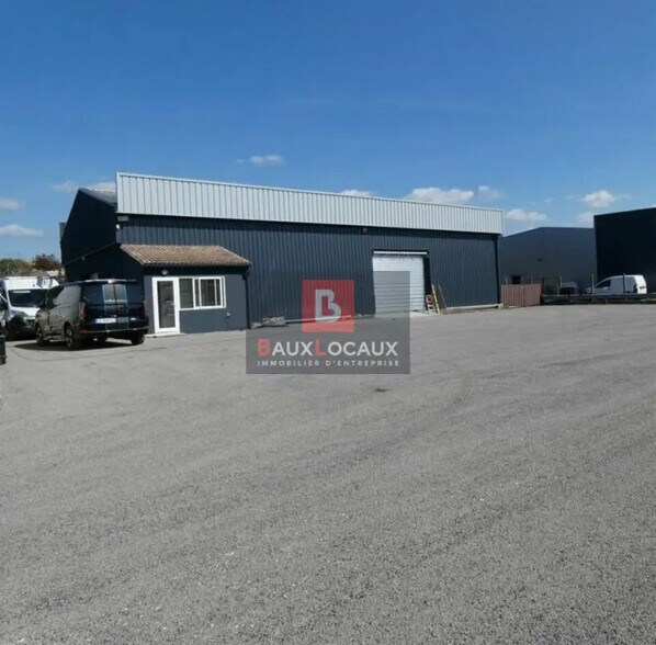 Flex in Saint-Hilaire-de-Brethmas for lease - Building Photo - Image 1 of 6