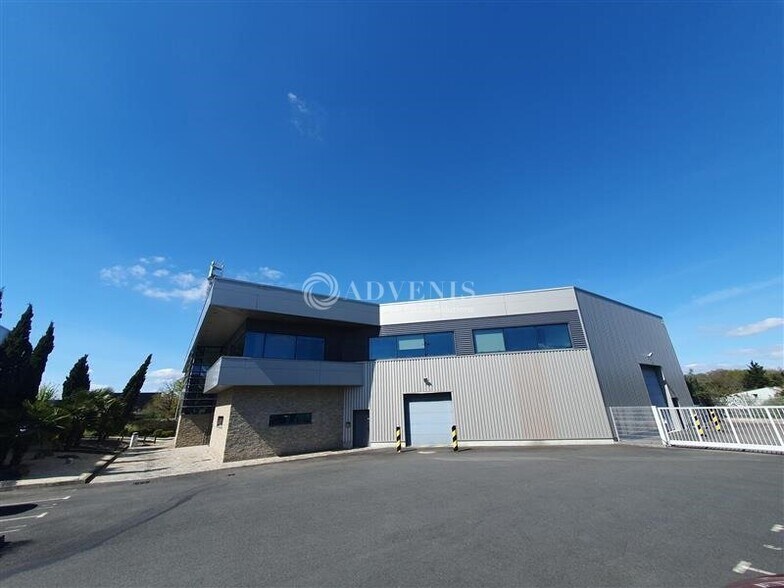 Flex in Reze for lease - Building Photo - Image 1 of 10