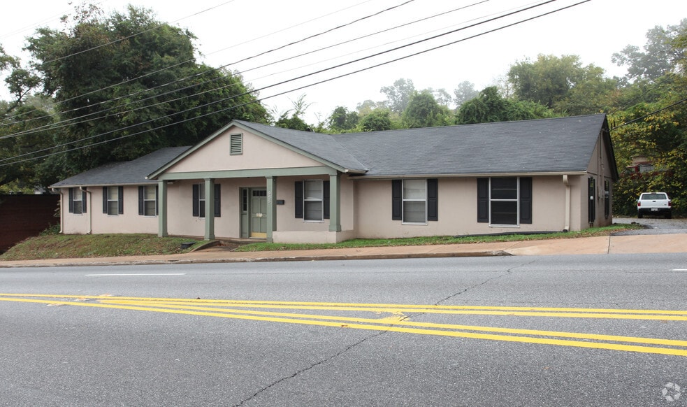 Redevelopment or Adaptive Reuse portfolio of 2 properties for sale on LoopNet.com - Primary Photo - Image 3 of 3