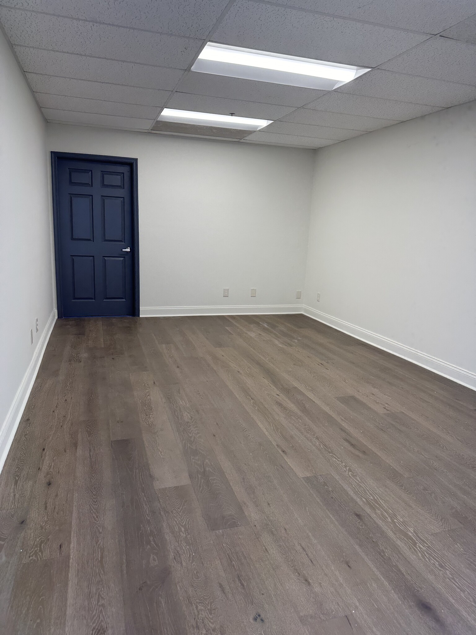 4110 Enterprise Ave, Naples, FL for lease Interior Photo- Image 1 of 3