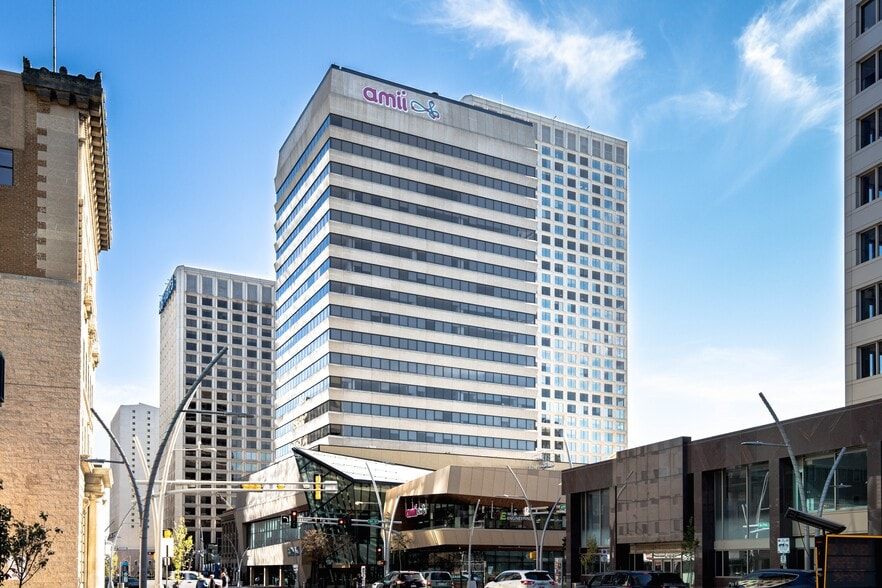 10065 Jasper Ave NW, Edmonton, AB for lease - Building Photo - Image 2 of 12