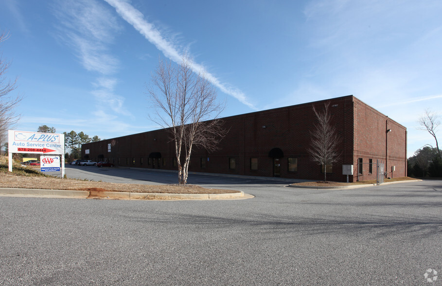 1595 Redi Rd, Cumming, GA for lease - Primary Photo - Image 1 of 3