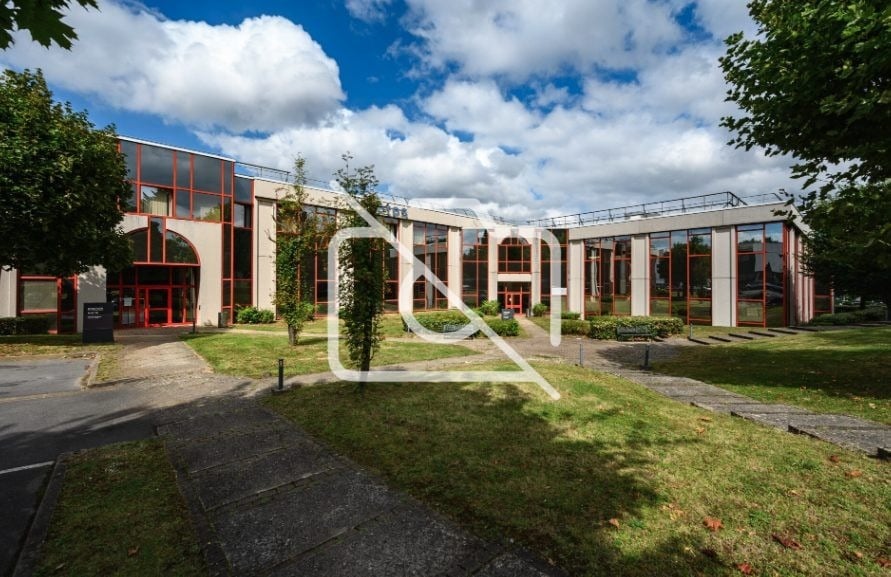 Flex in Antony for lease - Building Photo - Image 2 of 3