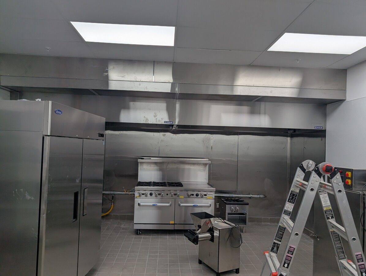 470 W Larch Rd, Tracy, CA 95304 - Unit 6 - - Interior Photo - Image 1 of 2