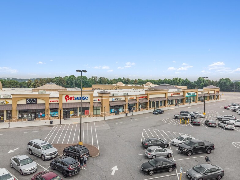 240 Commonwealth Blvd W, Martinsville, VA for lease - Building Photo - Image 2 of 6