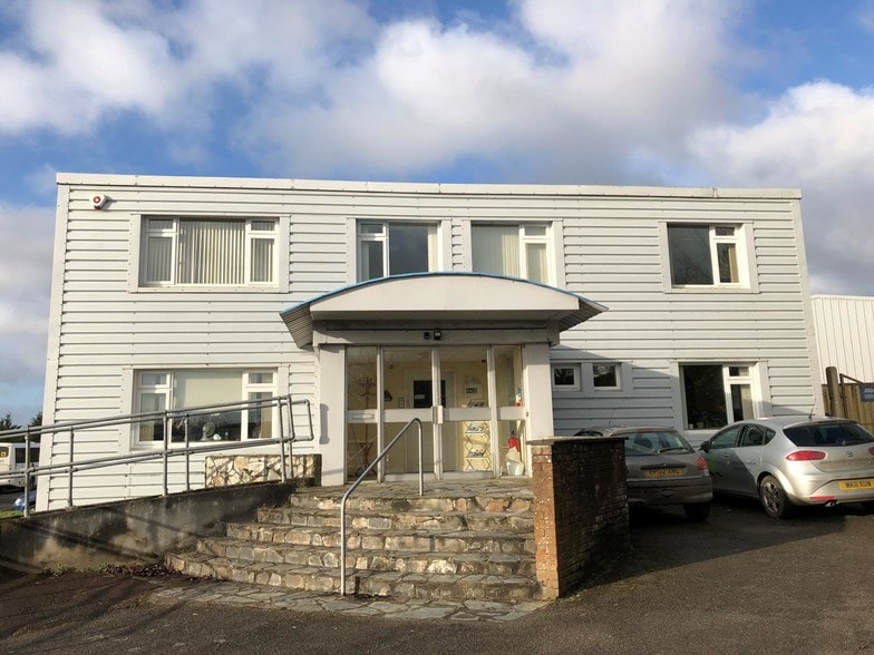 Quarry Cres, Launceston for lease - Primary Photo - Image 1 of 1