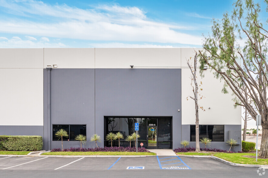 2350 W Artesia Ave, Fullerton, CA for lease - Building Photo - Image 2 of 5