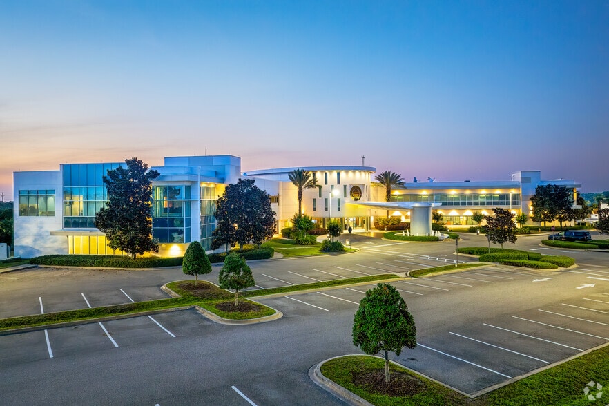 1050 Satcom Ln, Melbourne, FL for sale - Building Photo - Image 3 of 90