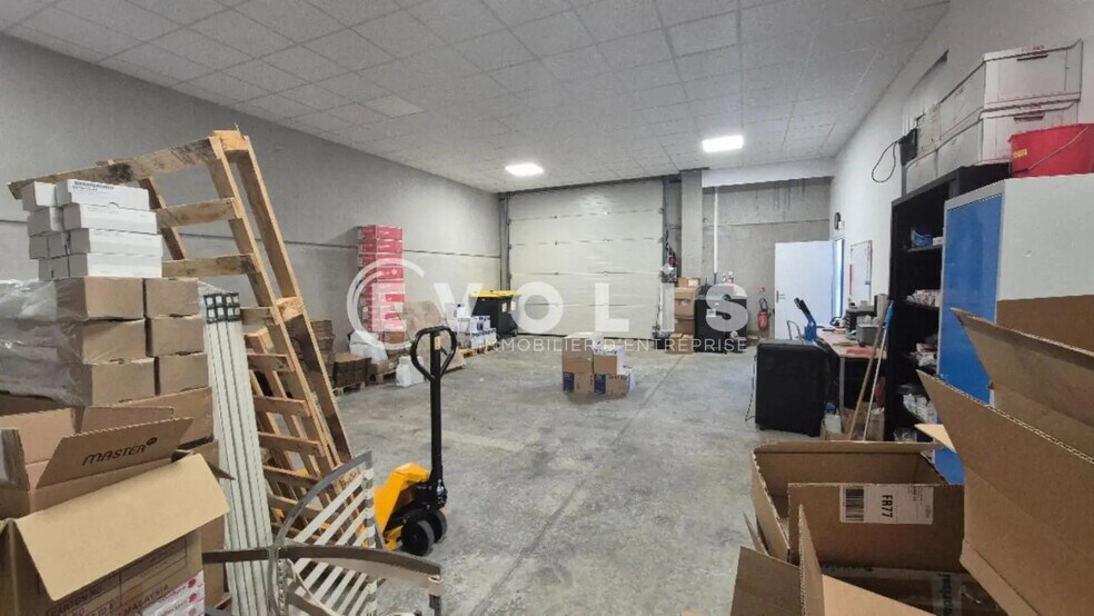 Flex in Serris for lease - Interior Photo - Image 3 of 15
