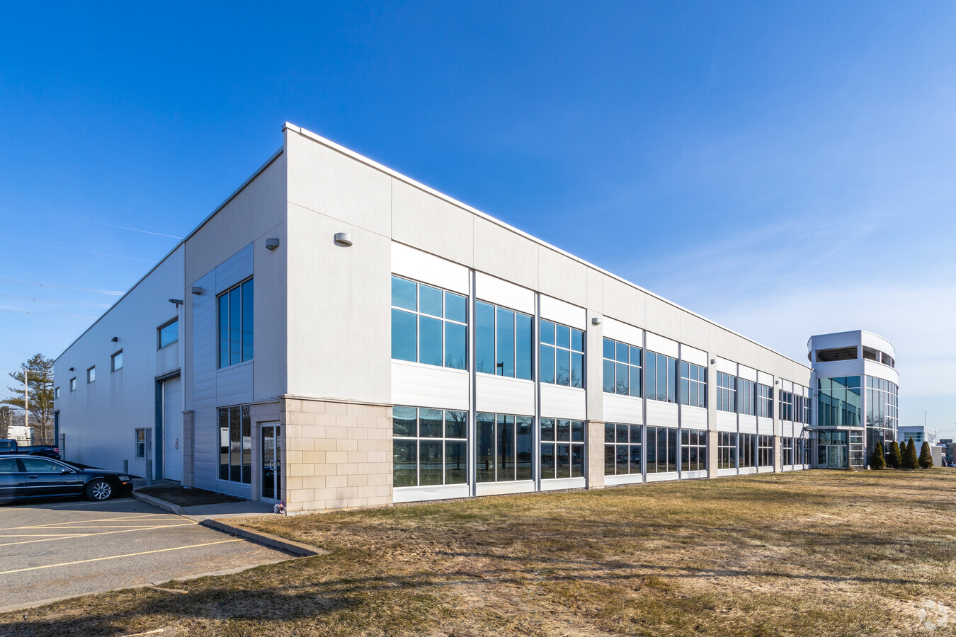 2480 Boul des Entreprises, Terrebonne, QC J6X 4J8 | LoopNet