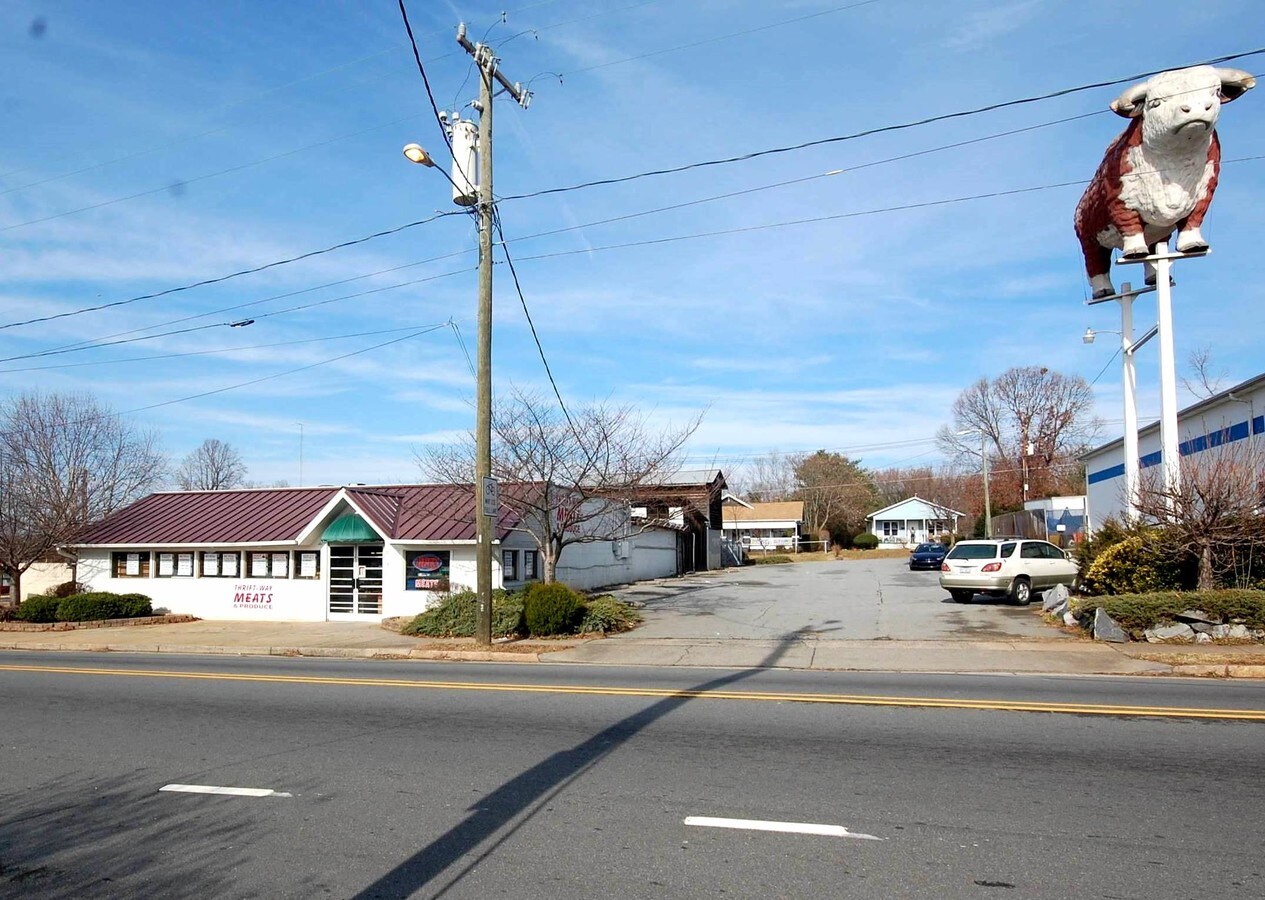 653 Waughtown St, WinstonSalem, NC 27107