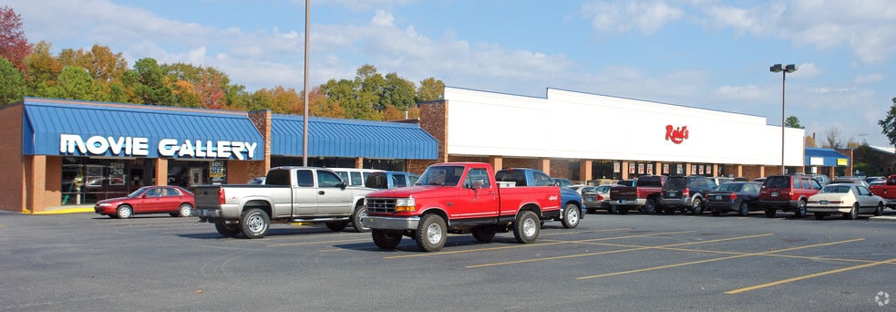 211-221 W Columbia Ave, Batesburg, SC for sale - Building Photo - Image 3 of 10