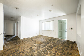 700 Beville Rd, Daytona Beach, FL for lease Interior Photo- Image 2 of 8