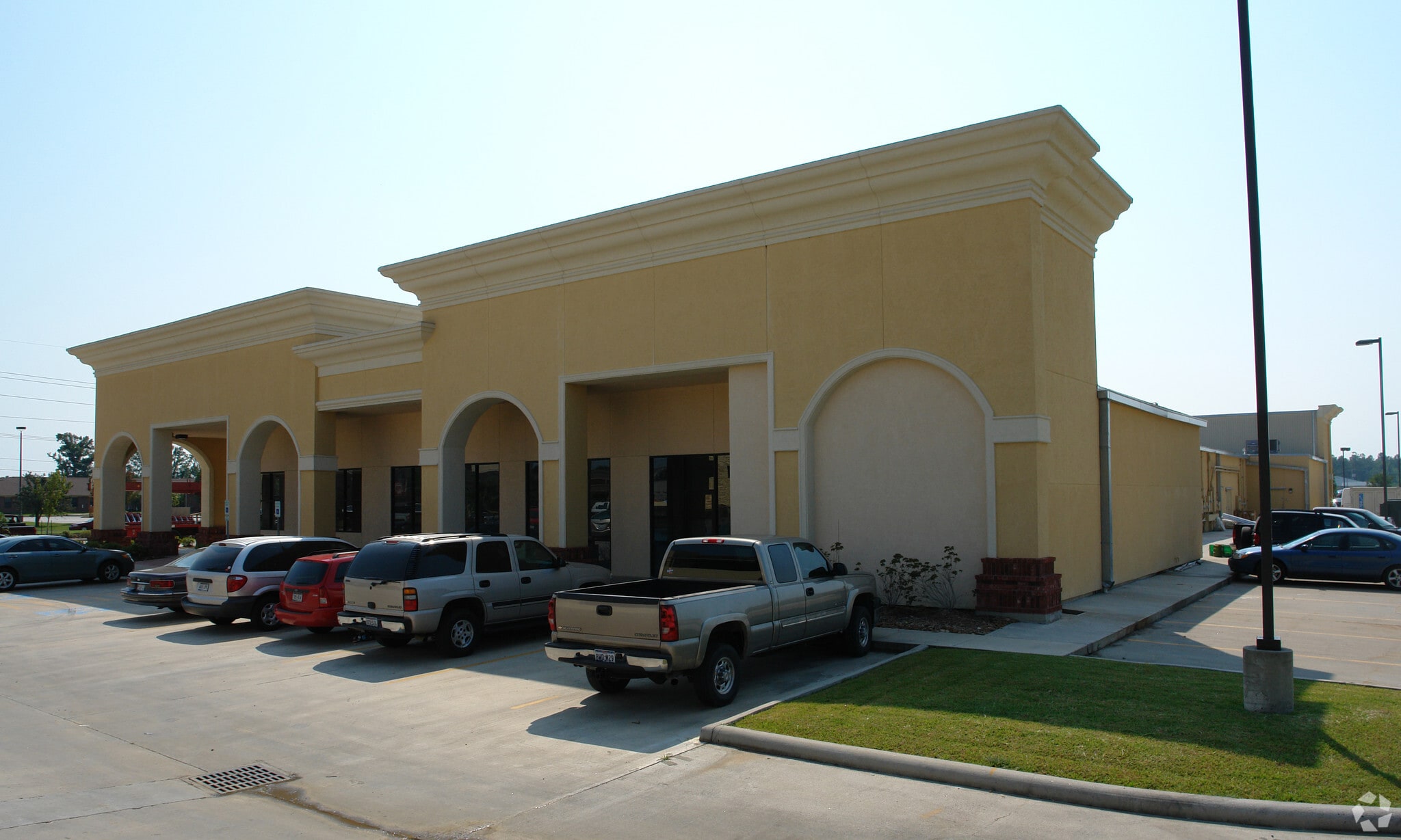 3195 Dowlen Rd, Beaumont, TX 77706 Shops at Metropolis