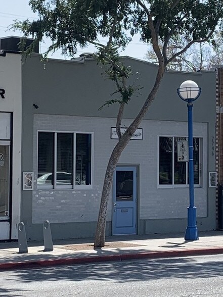7746 Santa Monica Blvd, West Hollywood, CA for lease - Image 1 of 7