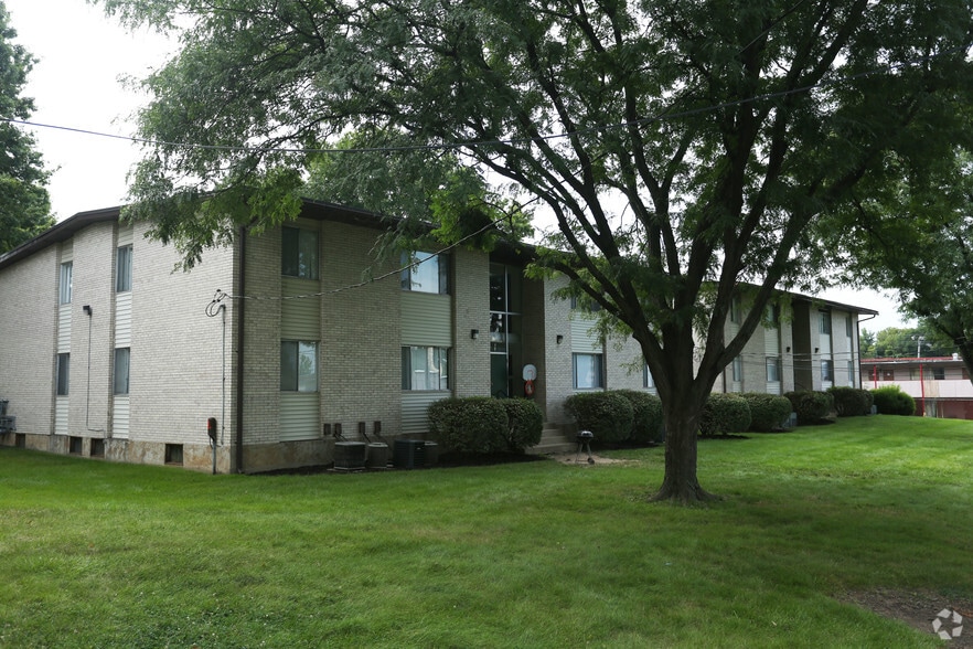 1342 N Garden Dr, Saint Louis, MO 63138 Timber Ridge Apartments