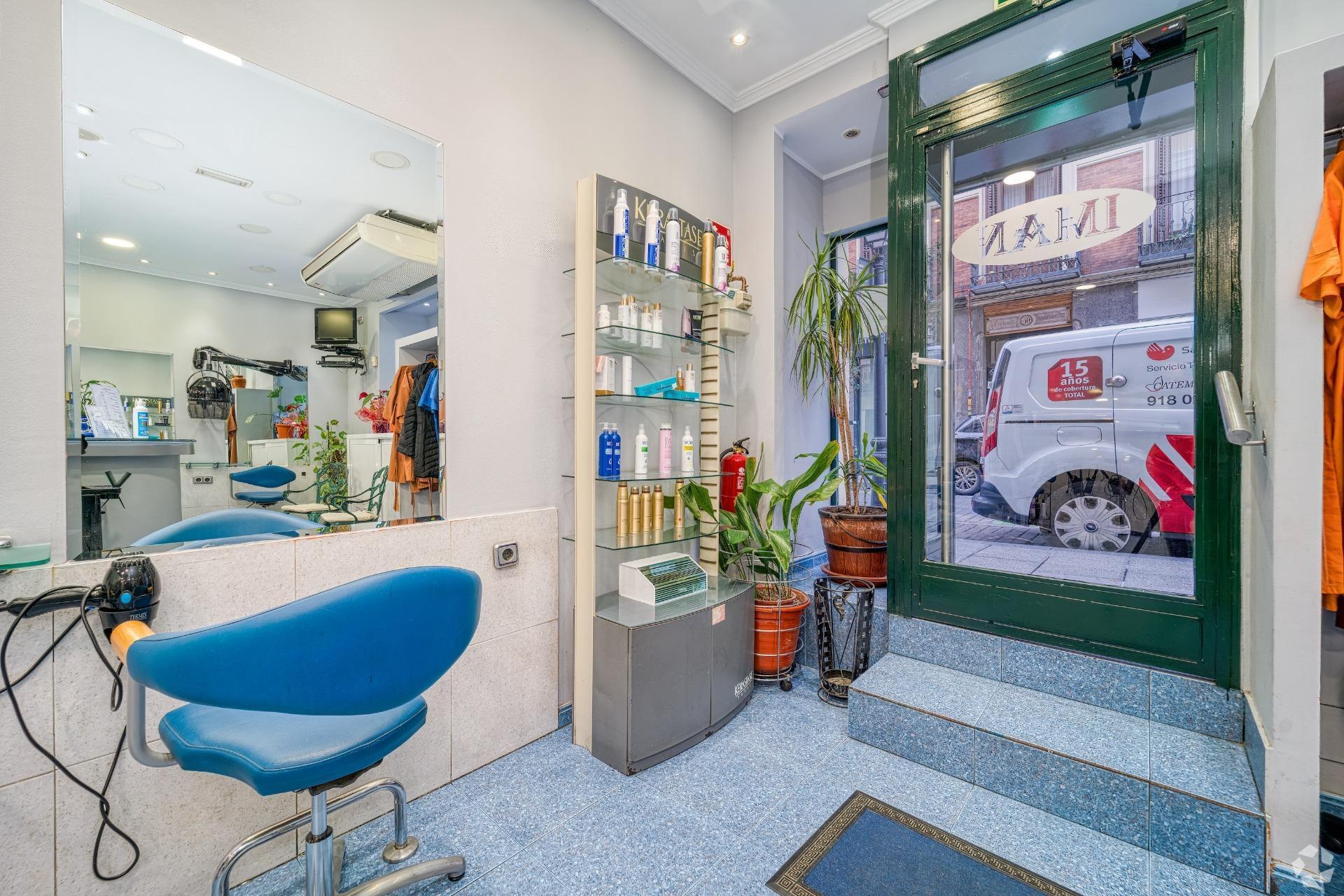 Multifamily in Madrid, Madrid for sale Interior Photo- Image 1 of 2