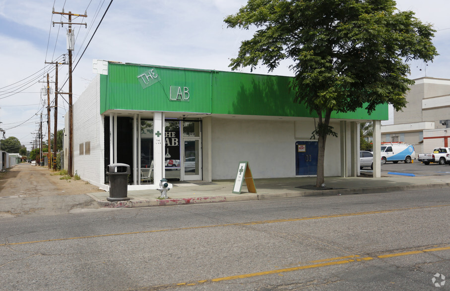 1218 Baker St, Bakersfield, CA for sale - Primary Photo - Image 1 of 1