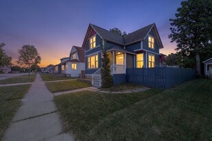 125 S Quincy St, Green Bay WI - Convenience Store
