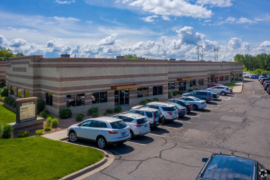 625 Hayward Ave N, Oakdale, MN for lease - Primary Photo - Image 1 of 6