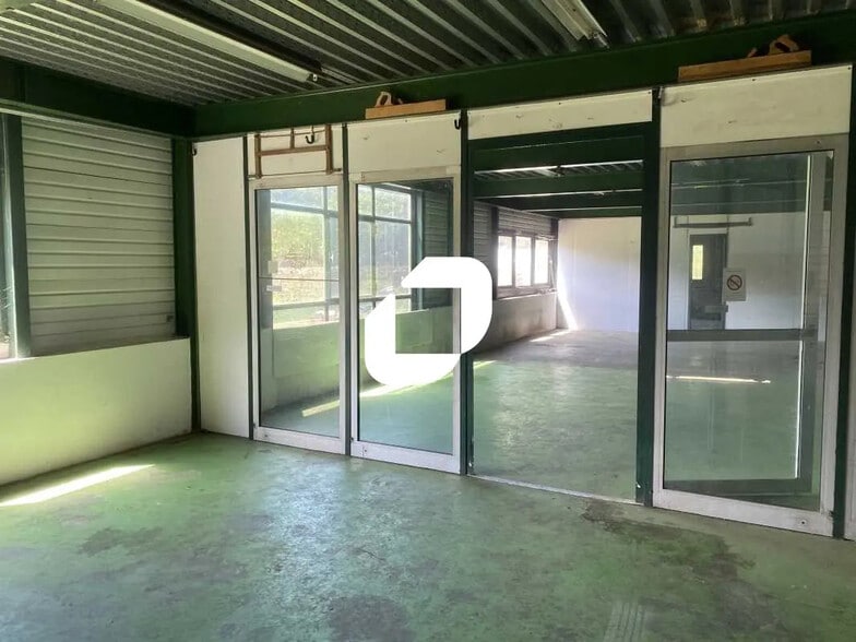 Flex in Beautiran for sale - Interior Photo - Image 2 of 8