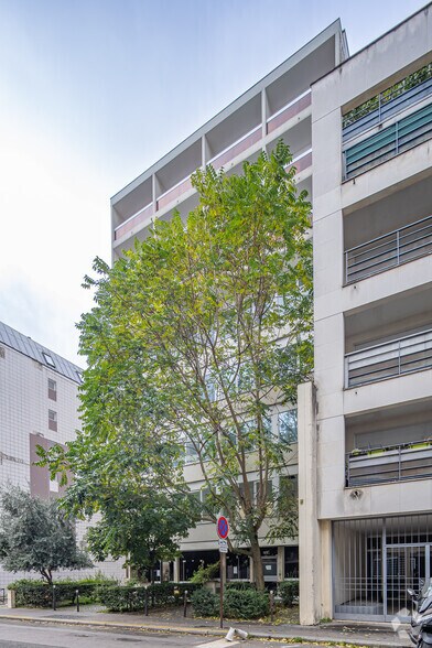 Office in Paris for lease - Building Photo - Image 2 of 5