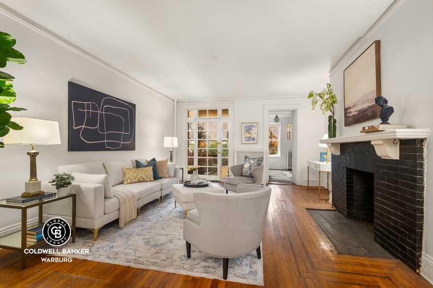 132 W 73rd St, New York, NY for sale - Interior Photo - Image 3 of 12