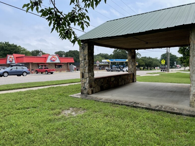 400 S. Broad Street St, Saint Jo, TX for sale - Building Photo - Image 2 of 23