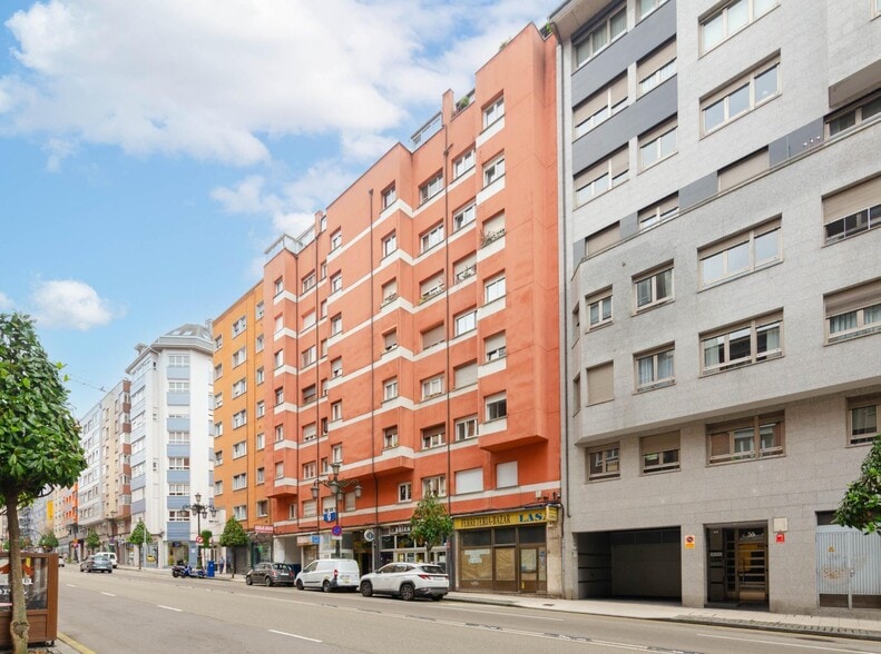 Calle de González Besada, 53-53, Oviedo, Asturias for sale - Building Photo - Image 3 of 46