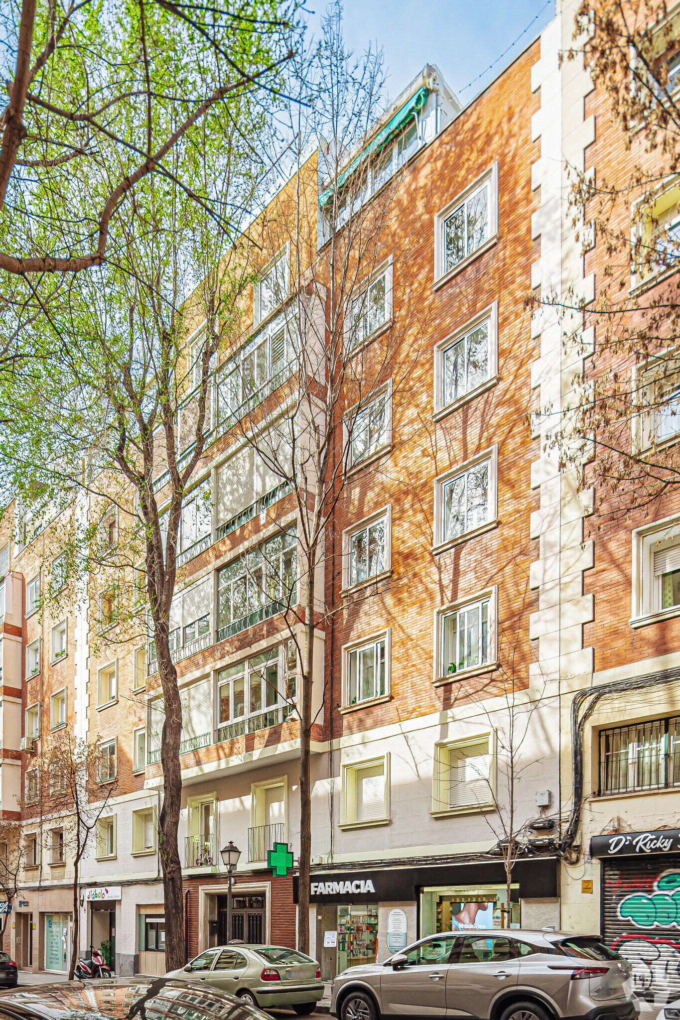 Multifamily in Madrid, Madrid for sale Primary Photo- Image 1 of 1