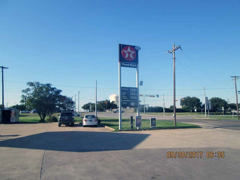 1817 N Saint Joseph St, Gonzales, TX for sale Building Photo- Image 1 of 1