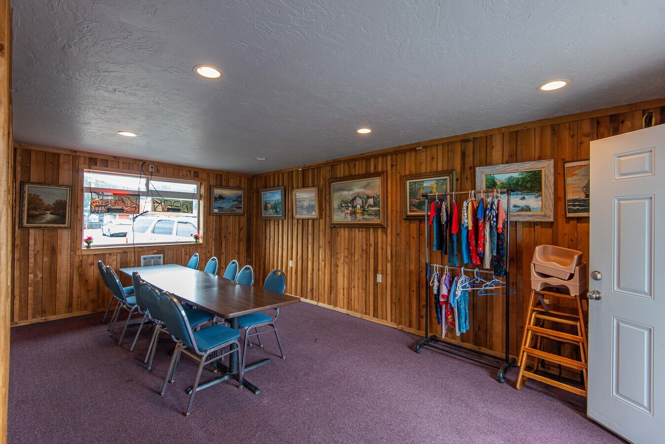 142 Bay Front Loop, Winchester Bay, OR 97467 "Griff's on the Bay