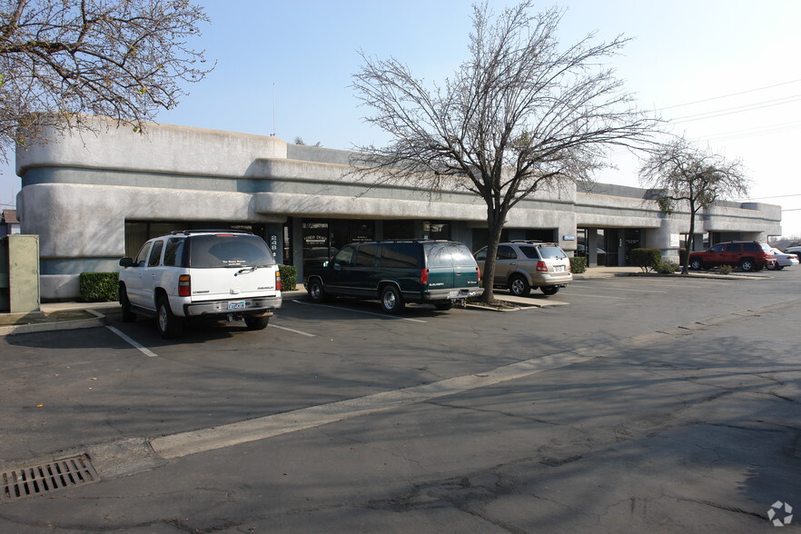 236-248 W Caldwell Ave, Visalia, CA for sale - Building Photo - Image 2 of 6