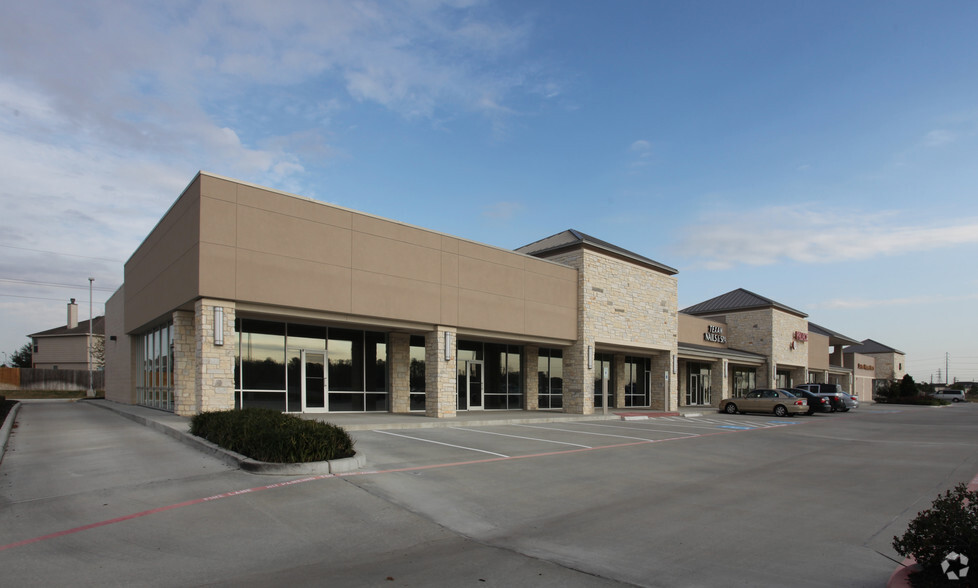 6830 E Sam Houston Pky N, Houston, TX for lease - Building Photo - Image 2 of 4