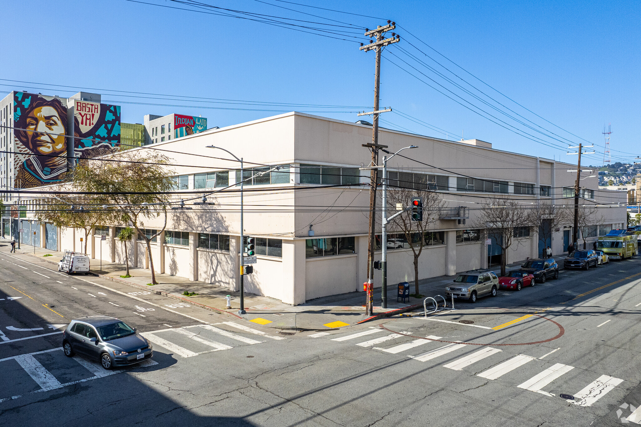 2000-2040 Folsom St, San Francisco, CA for lease Building Photo- Image 1 of 8