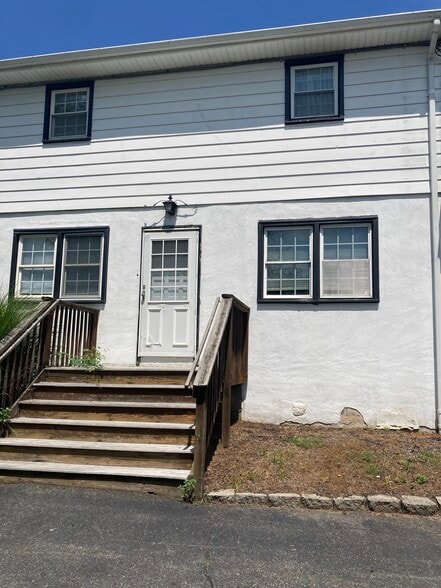 SOBER LIVING / RECOVERY HOMES 27 BEDS portfolio of 2 properties for sale on LoopNet.com - Building Photo - Image 3 of 16