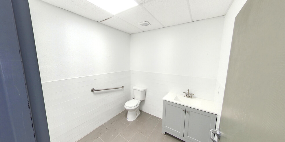 2013-2023 Jammes Rd, Jacksonville, FL for lease - Interior Photo - Image 3 of 13