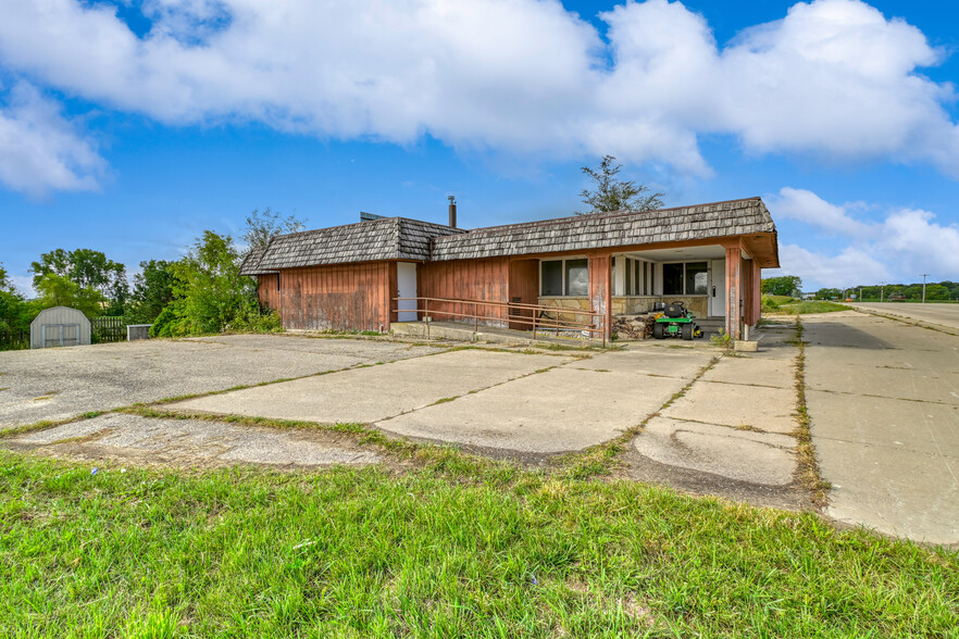 W6315 US Highway 18, Jefferson, WI for sale - Building Photo - Image 3 of 18