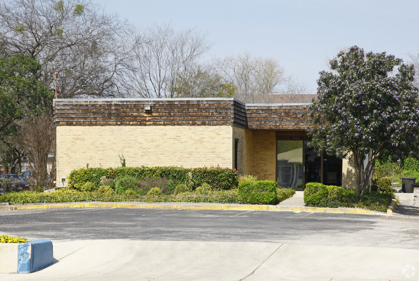 207 W Sunset Rd, San Antonio, TX 78209