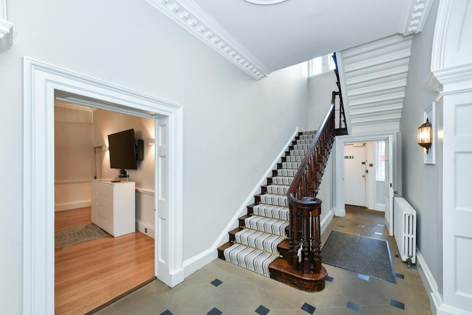 64-66 St. James's St, Nottingham for lease Interior Photo- Image 1 of 4