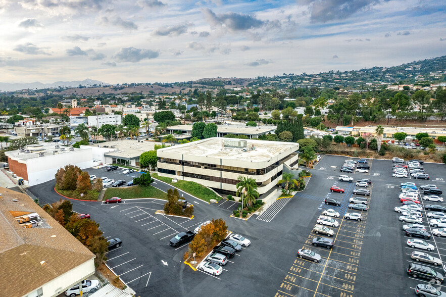 1360 W 6th St, San Pedro, CA for lease - Building Photo - Image 3 of 12