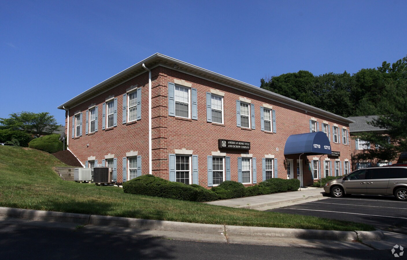 1271012728 Directors Loop, Lake Ridge, VA 22192