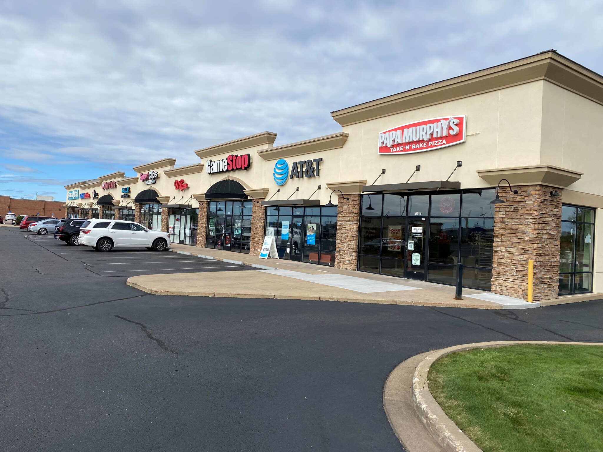 3038 Commercial Blvd, Chippewa Falls, WI for lease Building Photo- Image 1 of 11