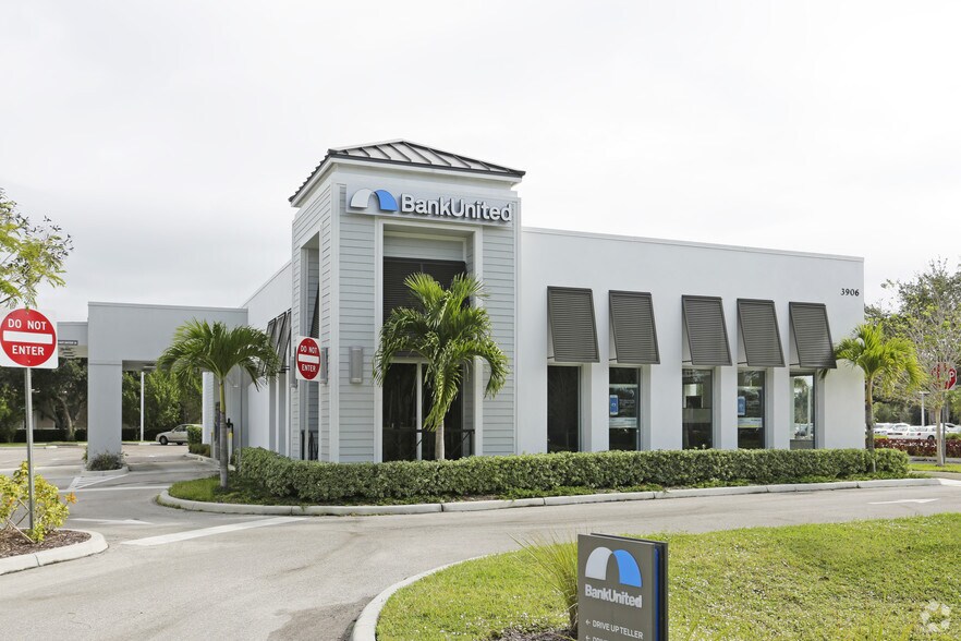 Urgent Care Naples Florida Davis Blvd Townhomes near the