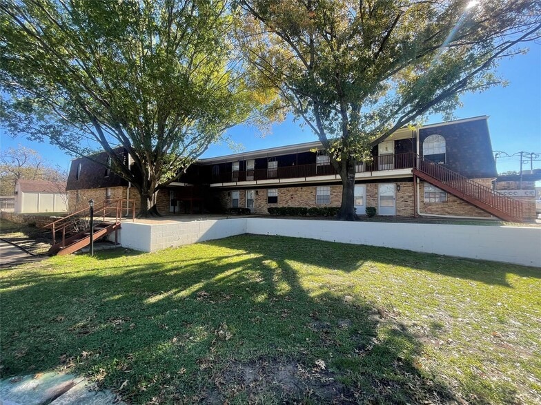 106 E Josephine St, Weatherford, TX for sale - Building Photo - Image 3 of 26