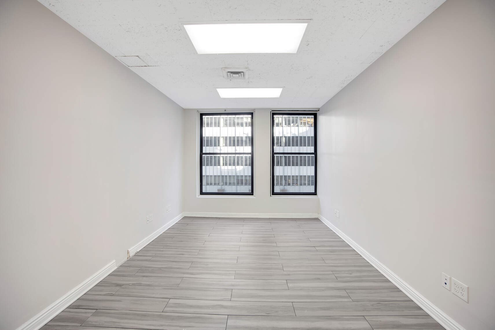 554 Fifth Ave, New York, NY for lease Interior Photo- Image 1 of 8