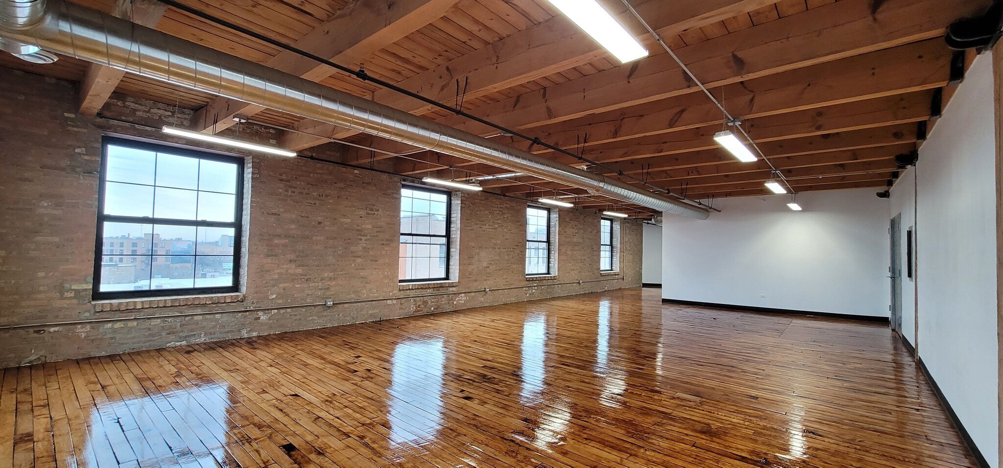 1100 W Cermak Rd, Chicago, IL for lease Interior Photo- Image 1 of 3