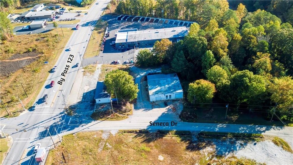 879 By Pass 123 Hwy, Seneca, SC for lease - Primary Photo - Image 1 of 13
