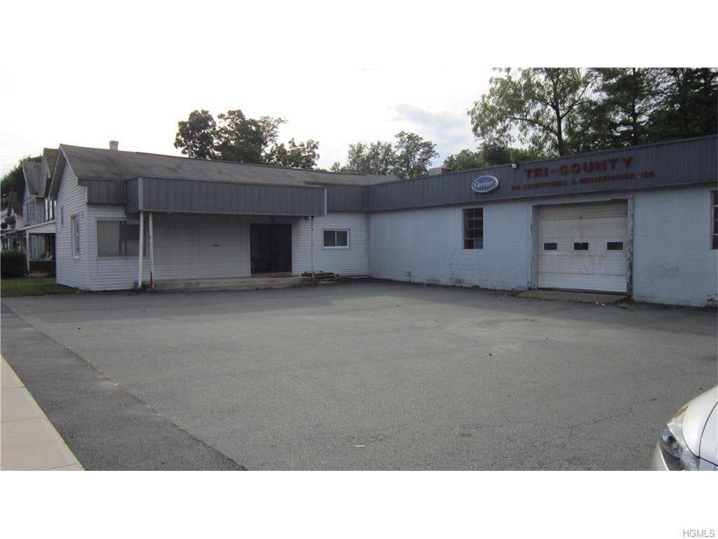 108-110 Sprague Ave, Middletown, NY for sale Primary Photo- Image 1 of 1